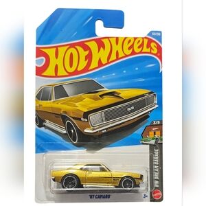 Hot Wheels '67 Camaro Gold Toy Car